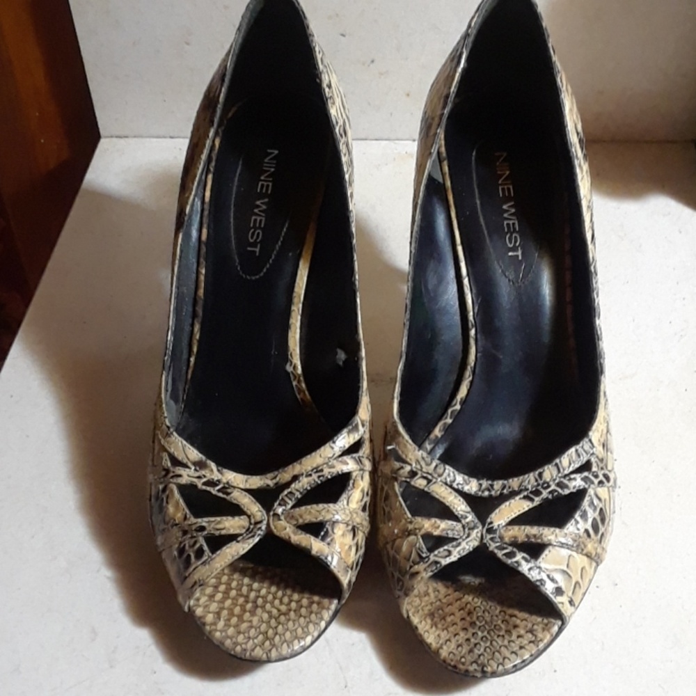 Peep toe snake skin heels